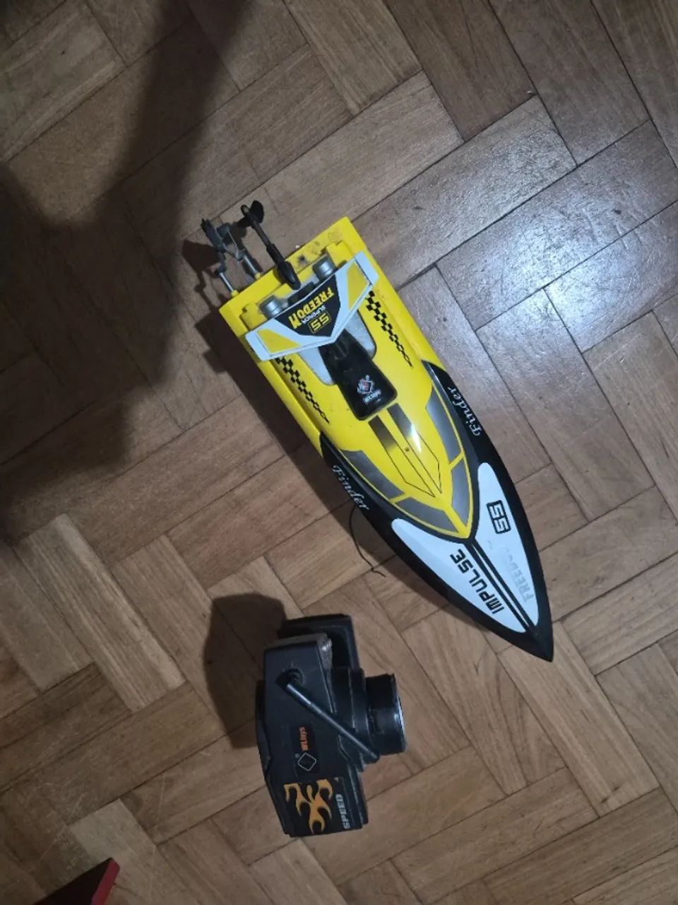 Barco de controle remoto WLtoys WL912 - Foto 3