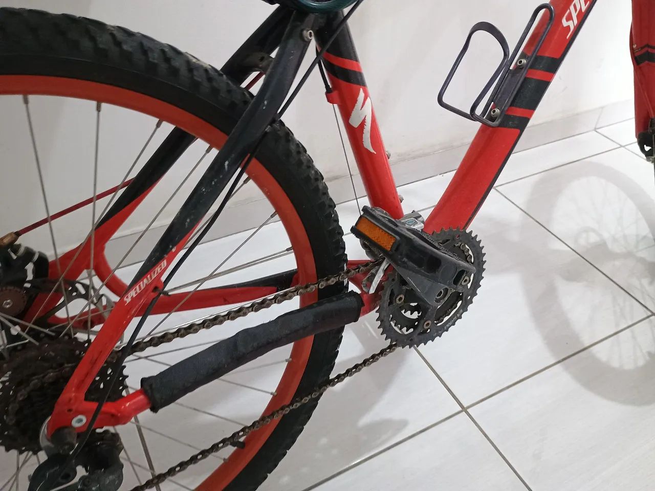 Bicicleta Specialized vermelha em bom estado - Foto 3