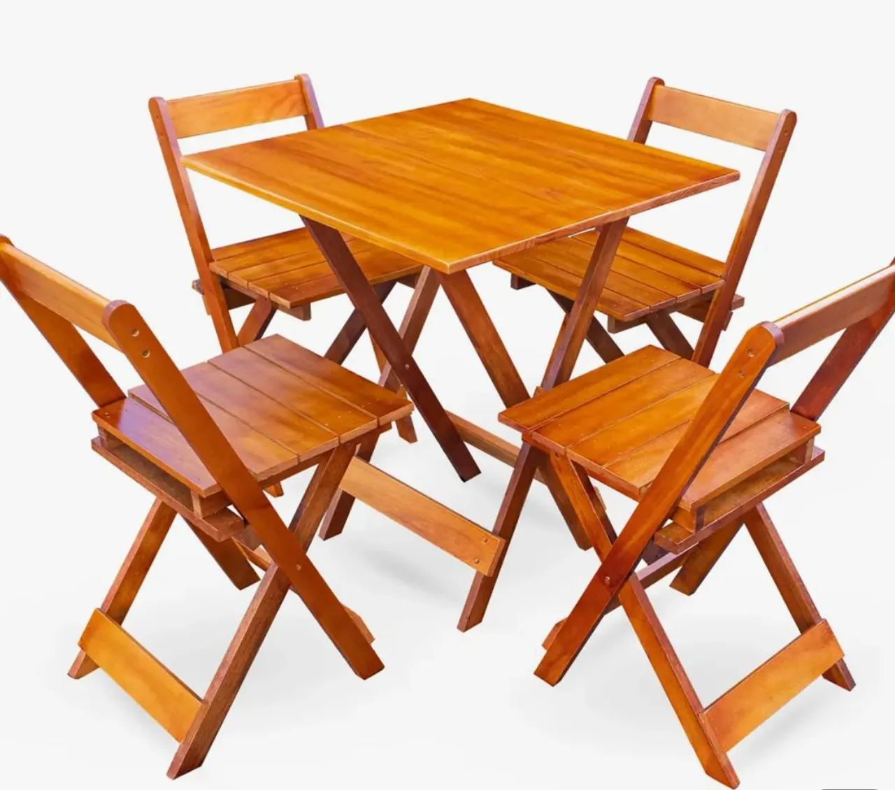 Mesa e cadeiras de madeira para bares e restaurante.