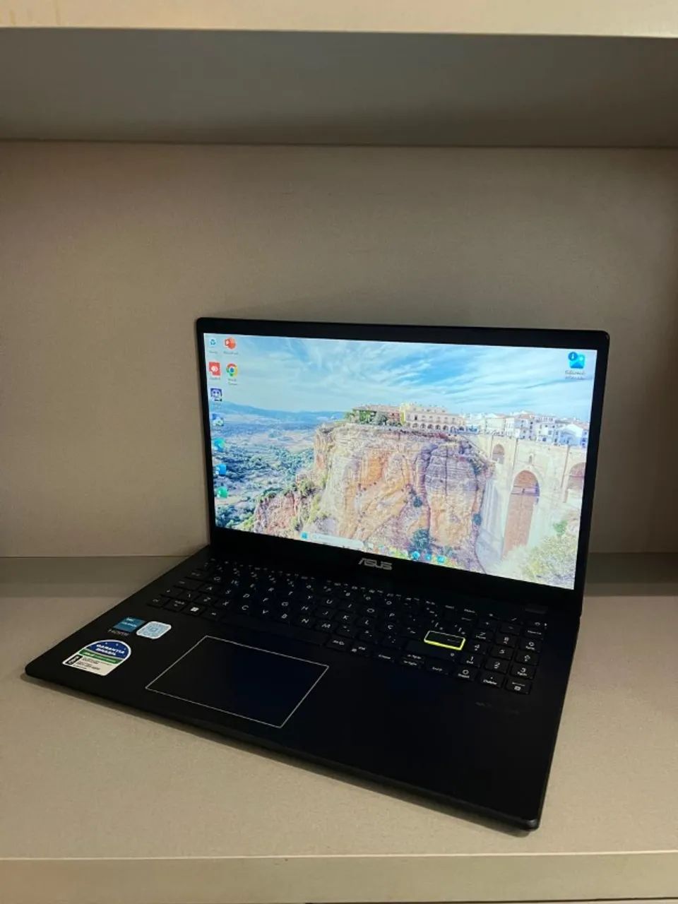 Notebook Asus - Celeron n4500  - 4Gb Ram DDR4  - 128Gb de SSD NVM - Foto 2