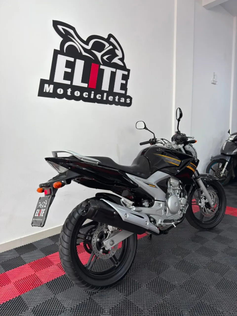 FAZER YS 250 2011 PRETA  - Foto 5
