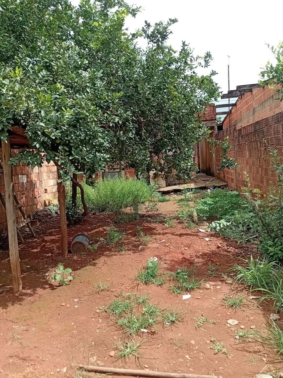 Vendo ou troco casa em águas lindas  - Foto 4