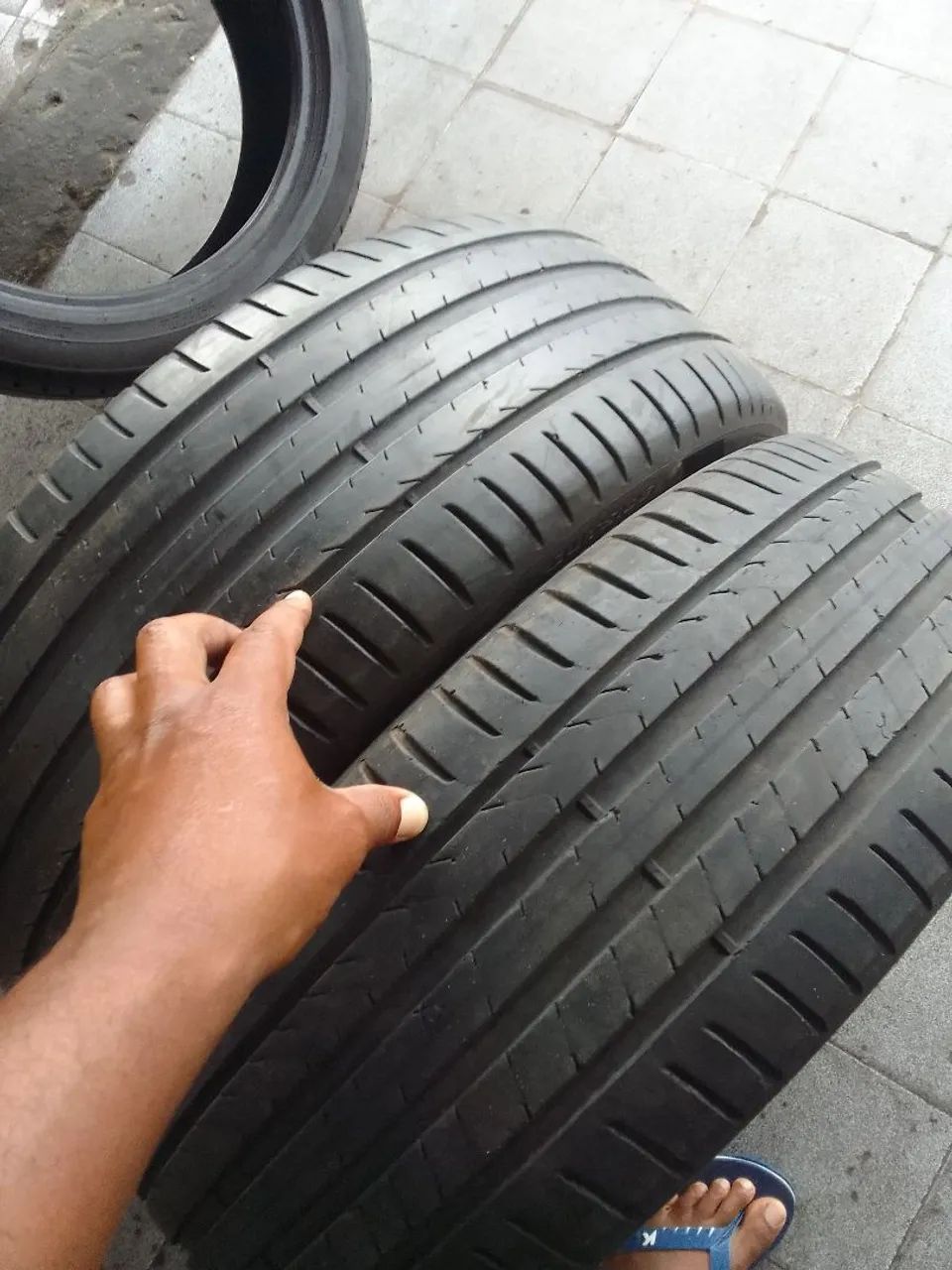 Pneu 235/45/19 pirelli - Foto 3