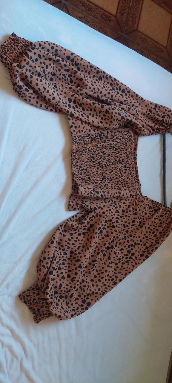 Blusa cropped de oncinha manga longa - Foto 2