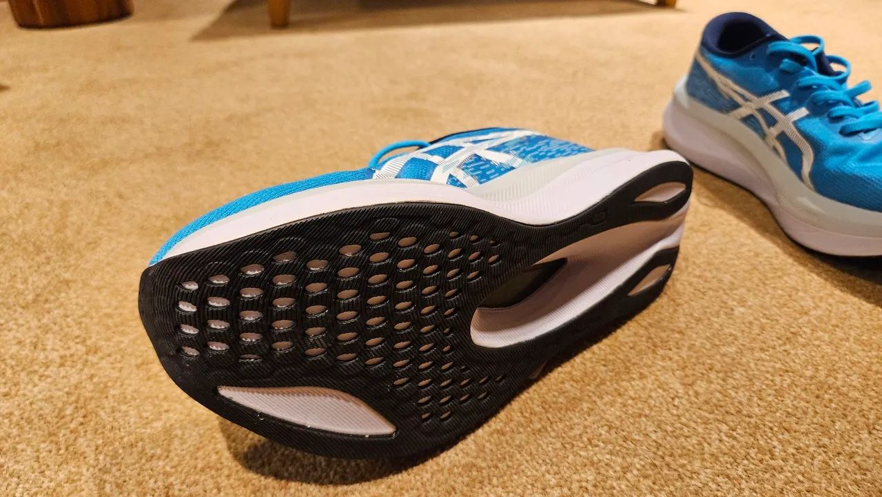 Tênis asic Magic Speed 4 tamanho 8,5 - Calçados Esportivos