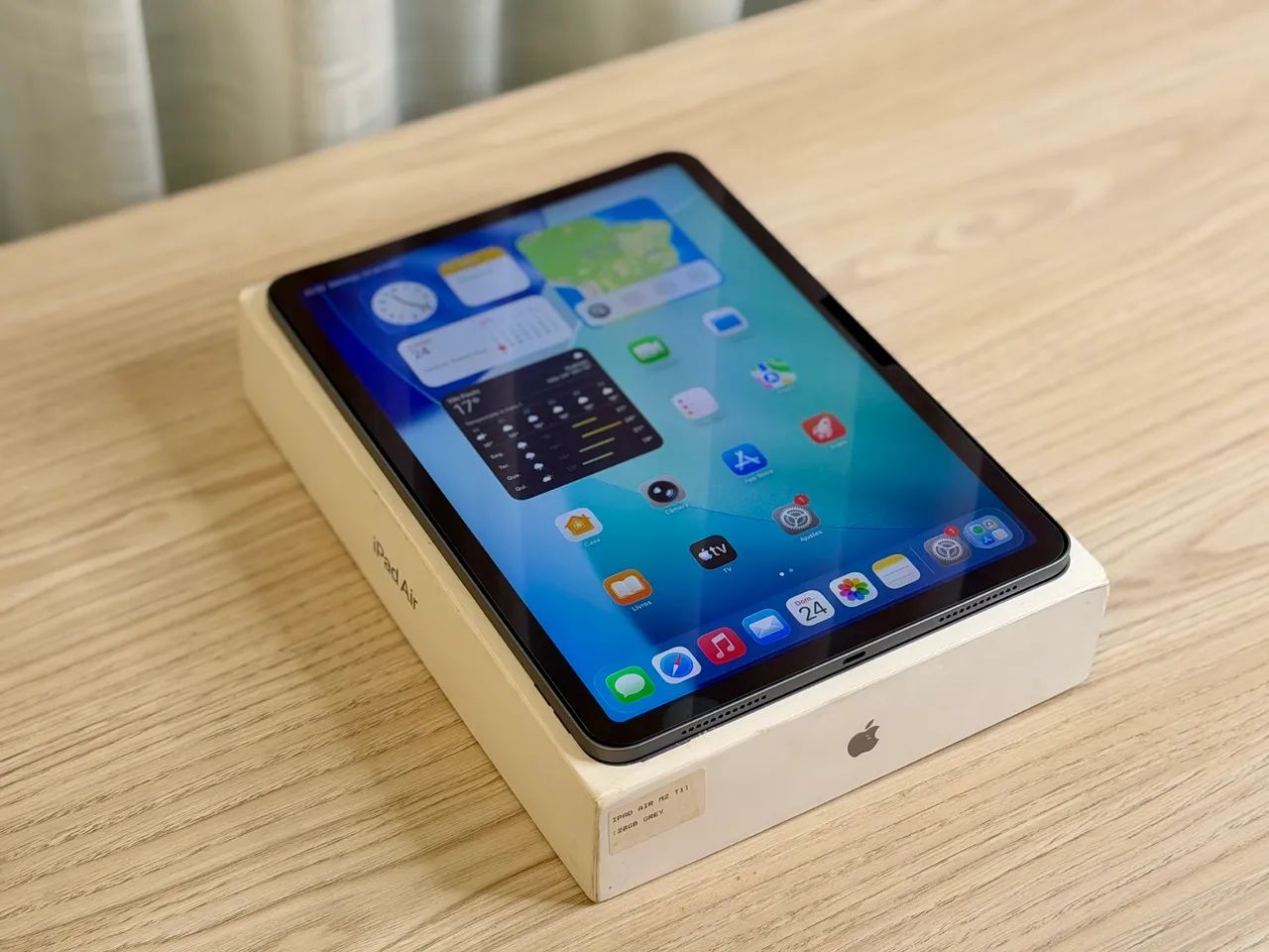iPad Air 11 Polegadas M2 128GB - Seminovo - Tablets e E-Readers