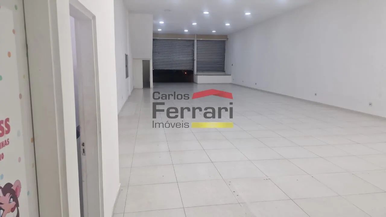 Salão Comercial na Avenida Parada Pinto