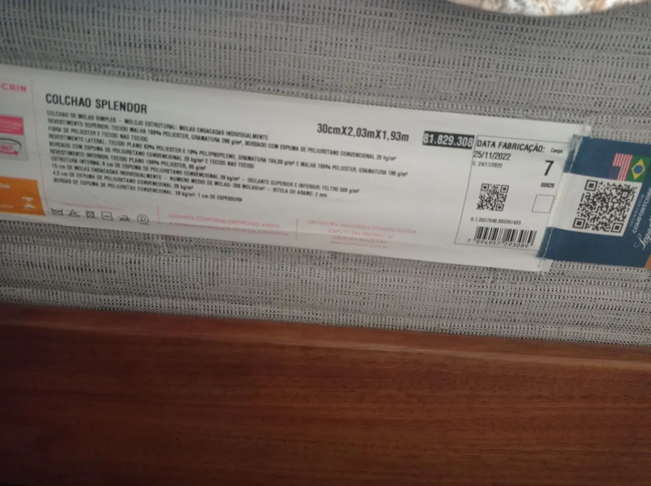 Vende-se cama casal com colchão  - Foto 4