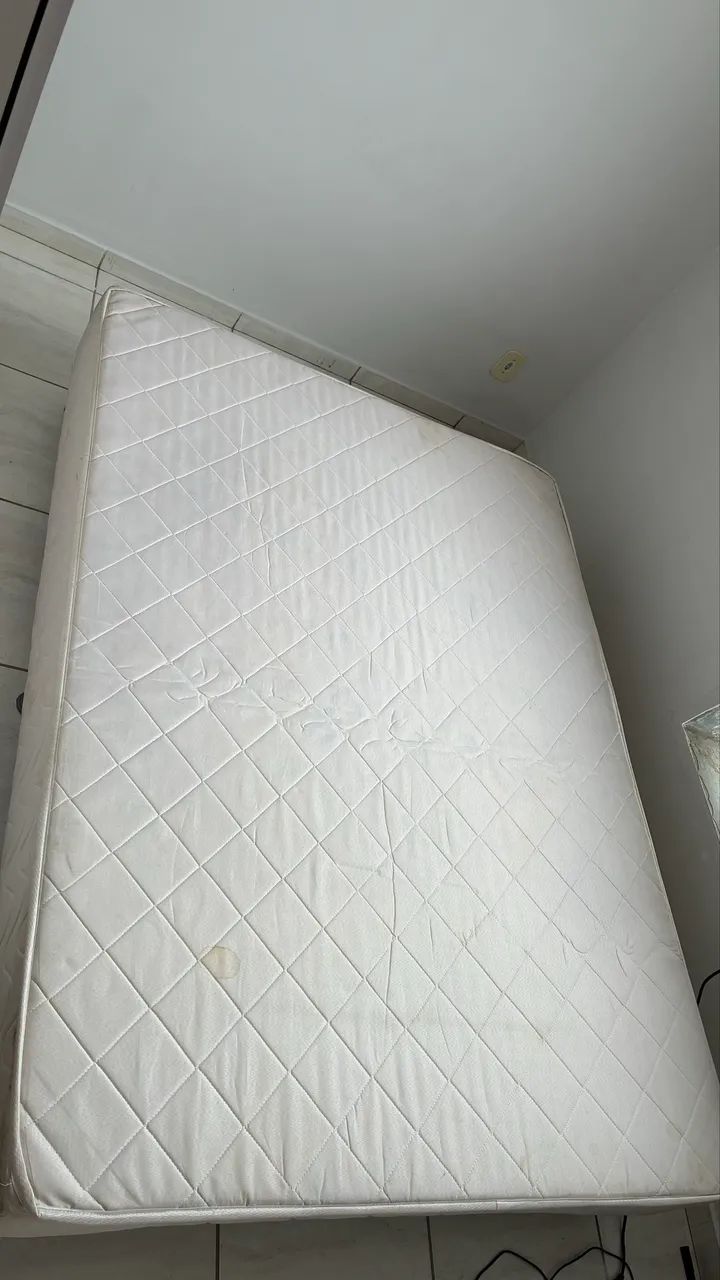 Guarda-roupa + base de cama de casal - Foto 4