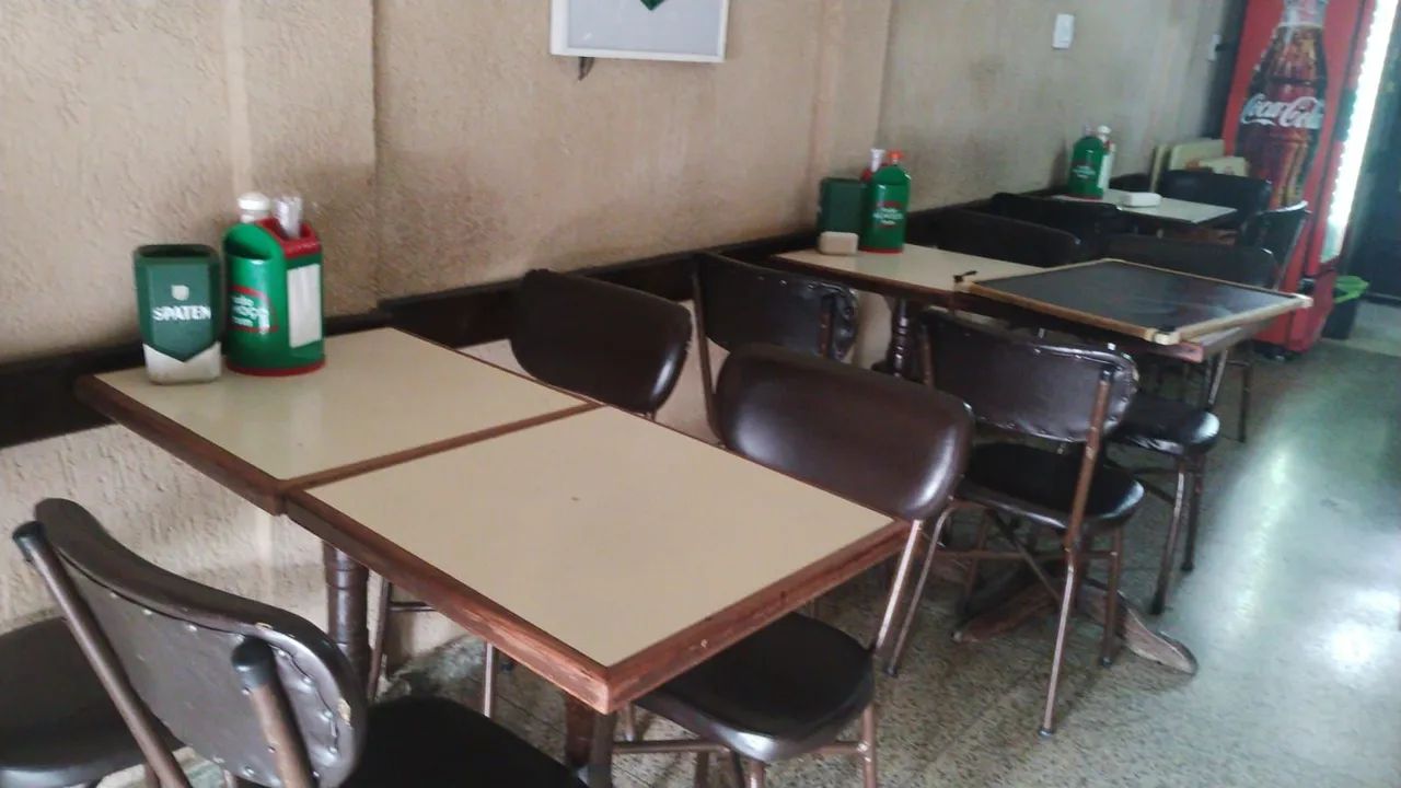 Conjunto de mesa e cadeiras - Foto 2