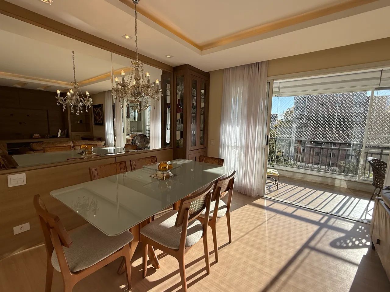 Conjunto de mesa de jantar e 6 cadeiras - Foto 2