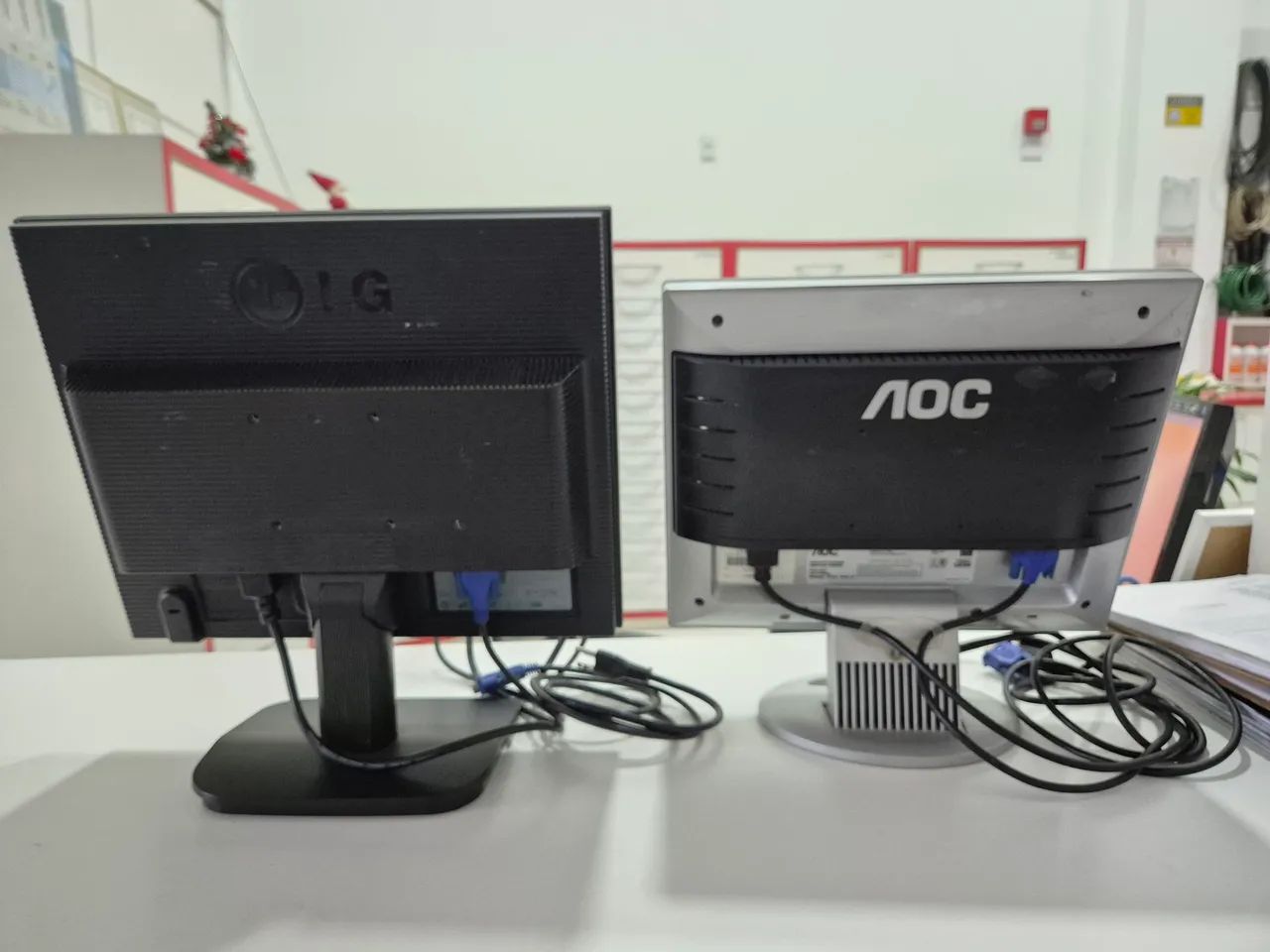 Conjunto de 2 monitores + 2 CPUs - Foto 5