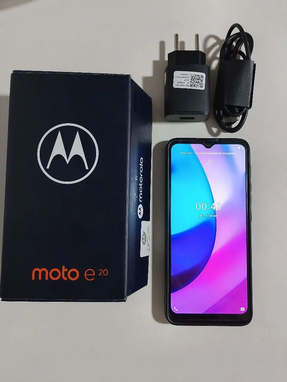 Moto e20 