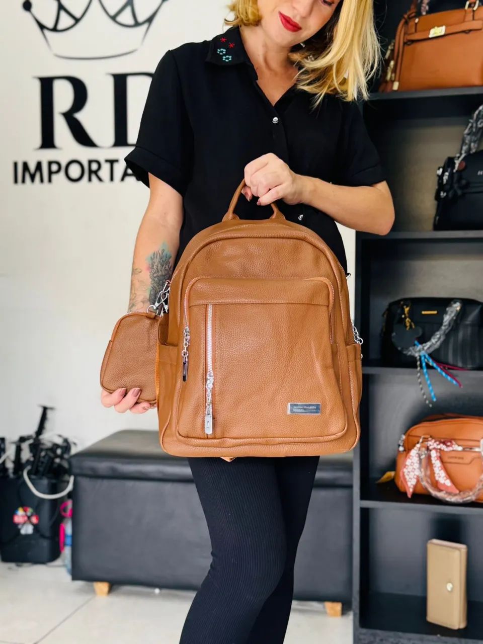 Mochila Feminina em Couro - Foto 2