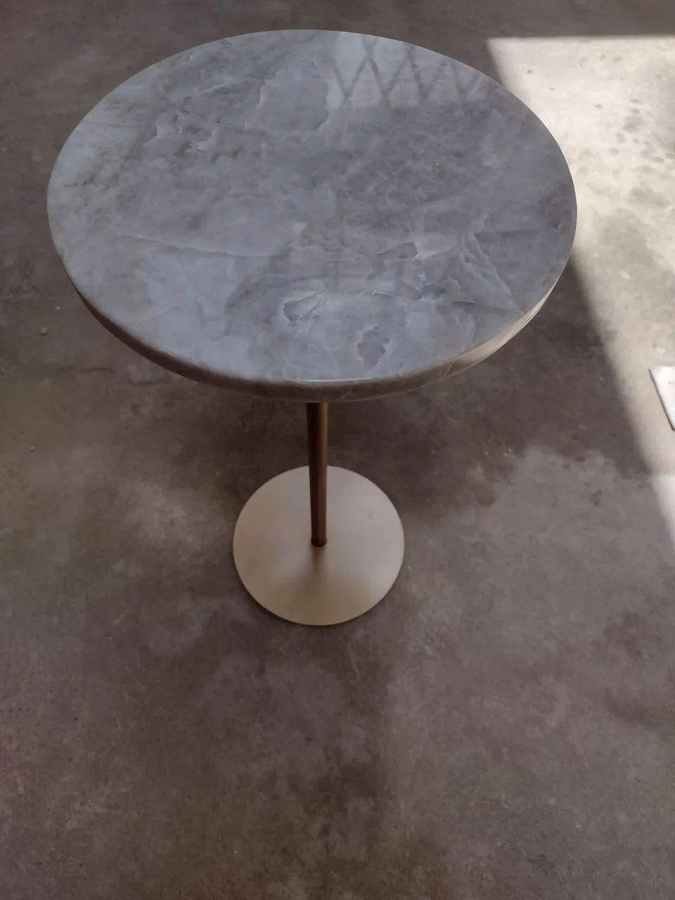 Mesa de canto com pedra - Foto 2