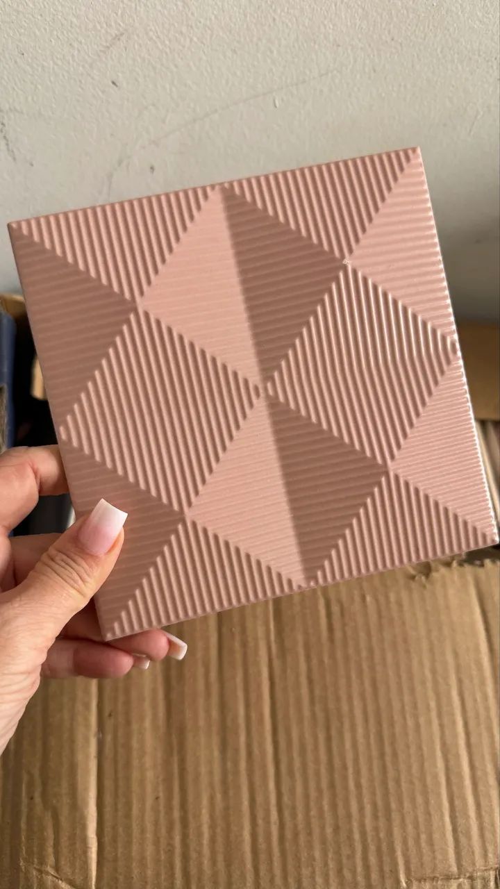 Mosaicos Artematica Rosa  15,5 x 15,5 da Portobello na caixa.(total de 73 peças) 