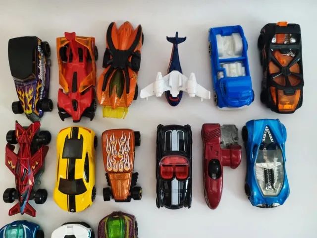 Lote com 15 minis 1/64 com detalhes, para restauro. - Foto 3