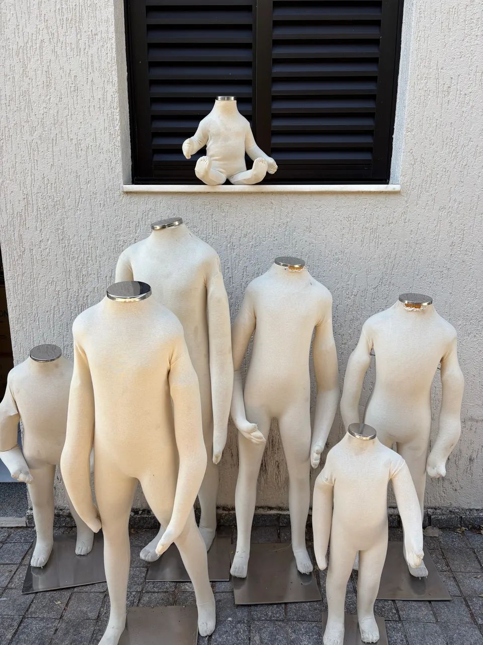 7 manequins infantis 