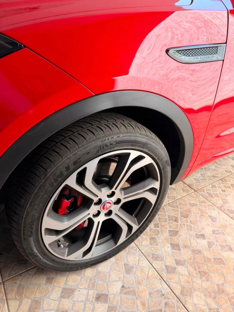 Jaguar E-Pace First Edition 2.0 AWD 249cv Aut. 2018 - Foto 3