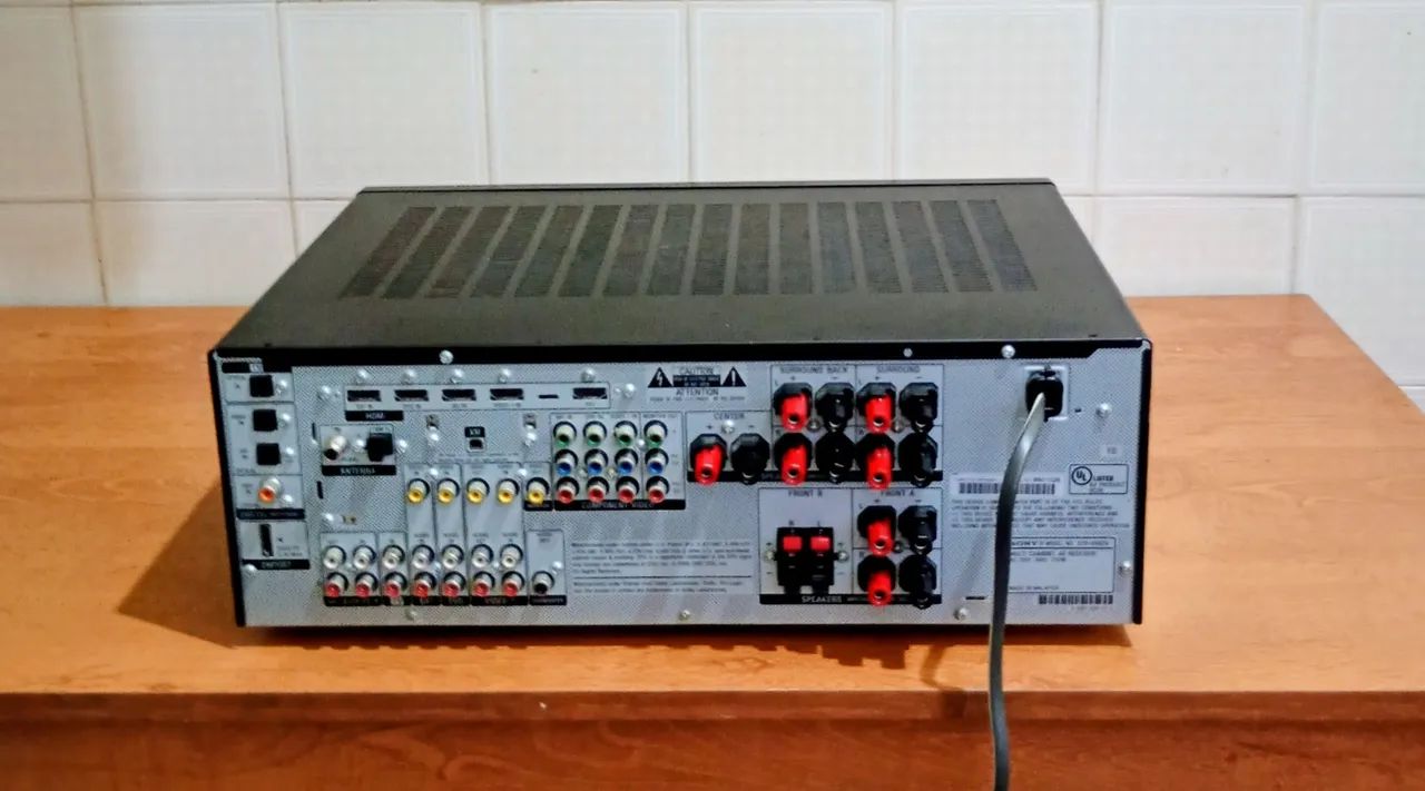 Receiver AV Sony, especificamente o modelo STR-DG820 - Aparelhos