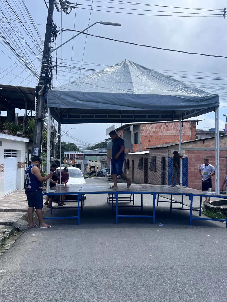 Vendo palco com tenda medindo 5x4 - Foto 2