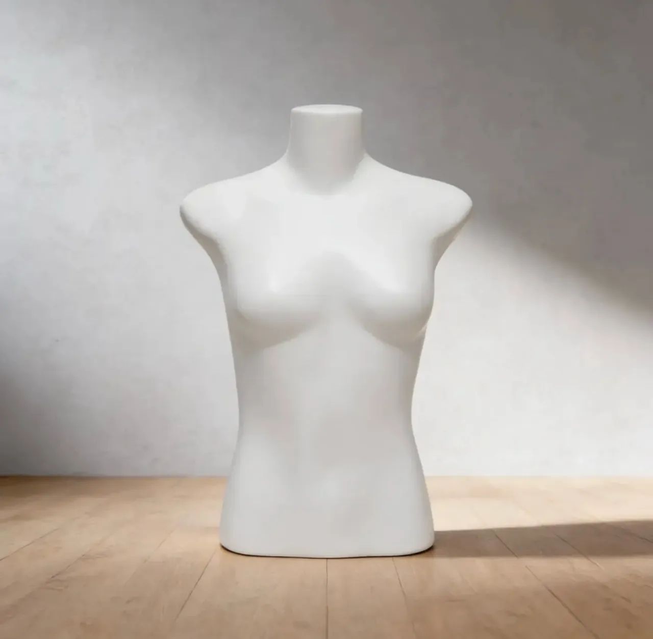 Busto feminino branco 