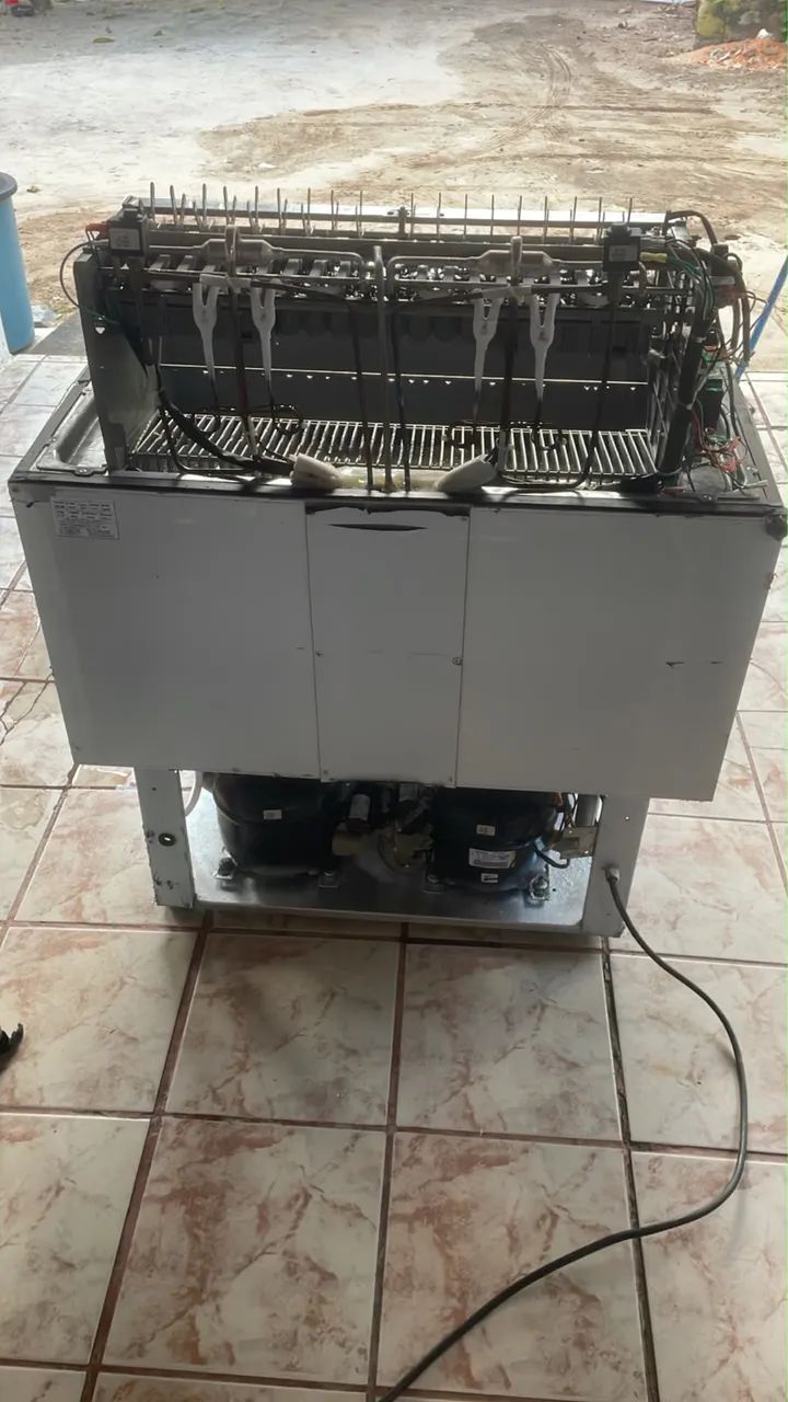 Vendo, máquina de gelo Evereste 150 kg  - Foto 4
