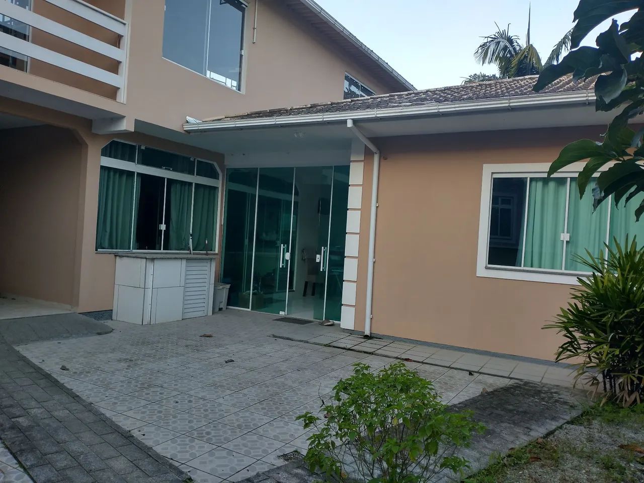 Casa Arborizada ótima localização.