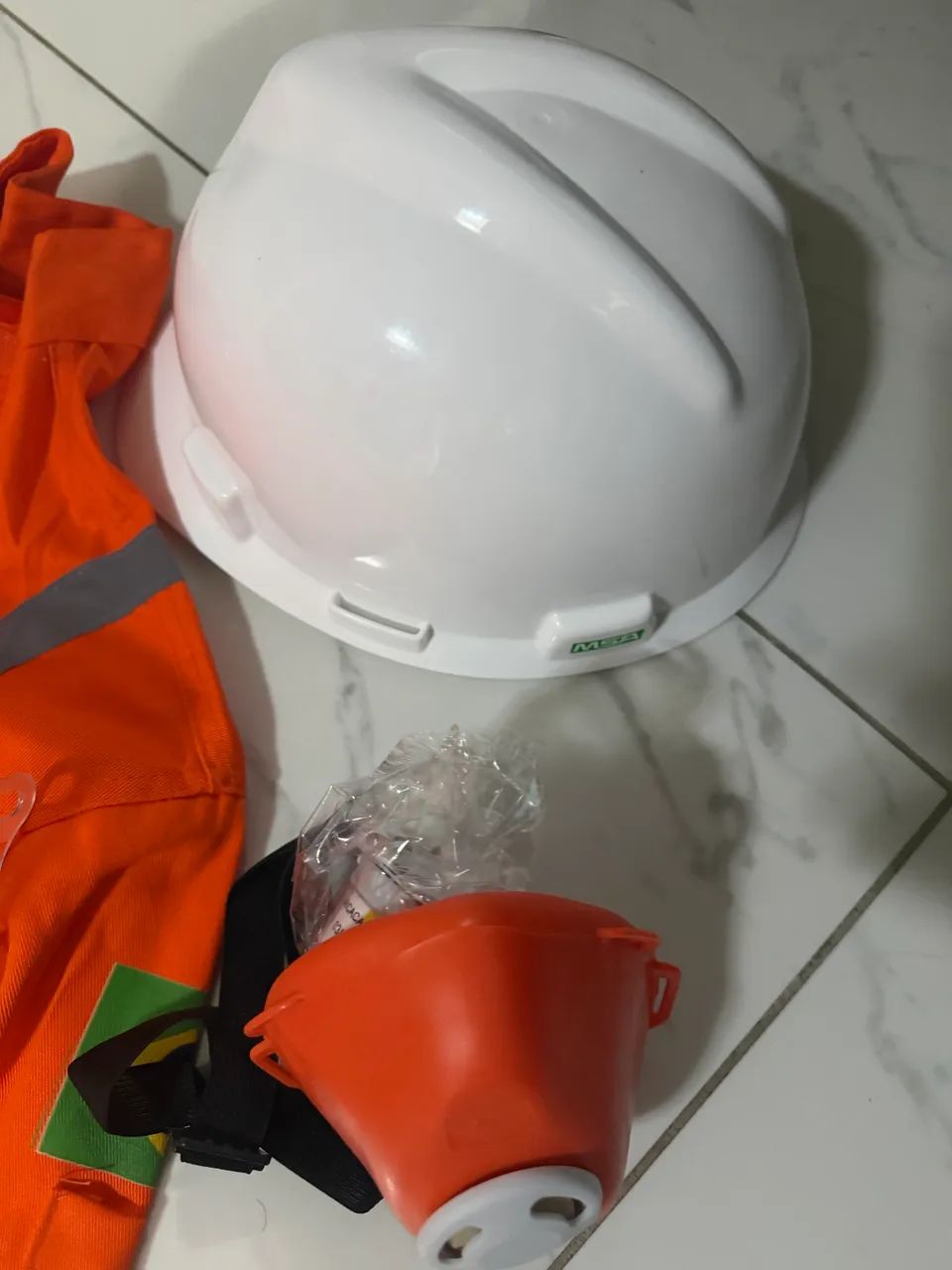 MACACÃO, BOTAS, CAPACETE, LUVAS, PROTETOR FACIAL e MÁSCARA  - Foto 5