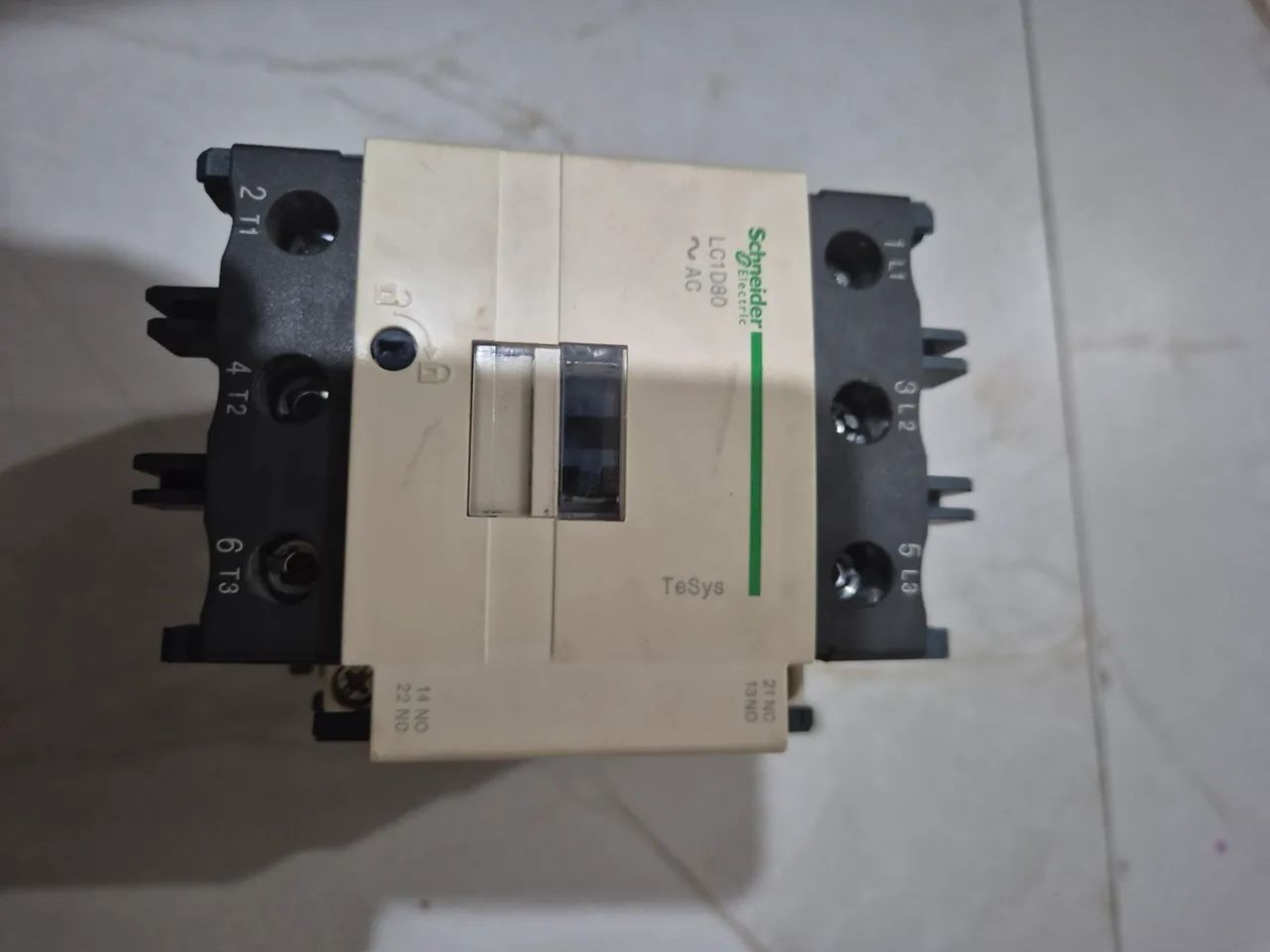 Contator tripolar Schneider lc1d80, 220v, novo, fora da embalagem 
