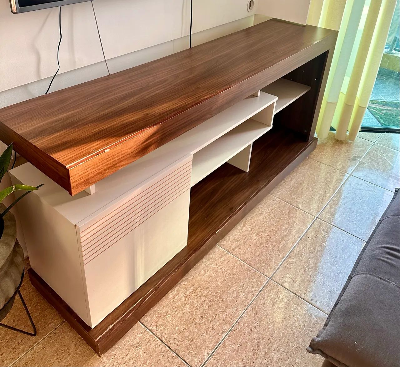 Rack lindo, espaçoso e bem dividido  - Foto 4