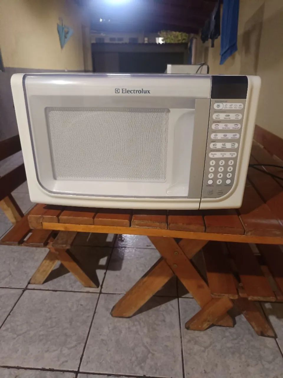Microondas Eletrolux 30 litros muito conservado 