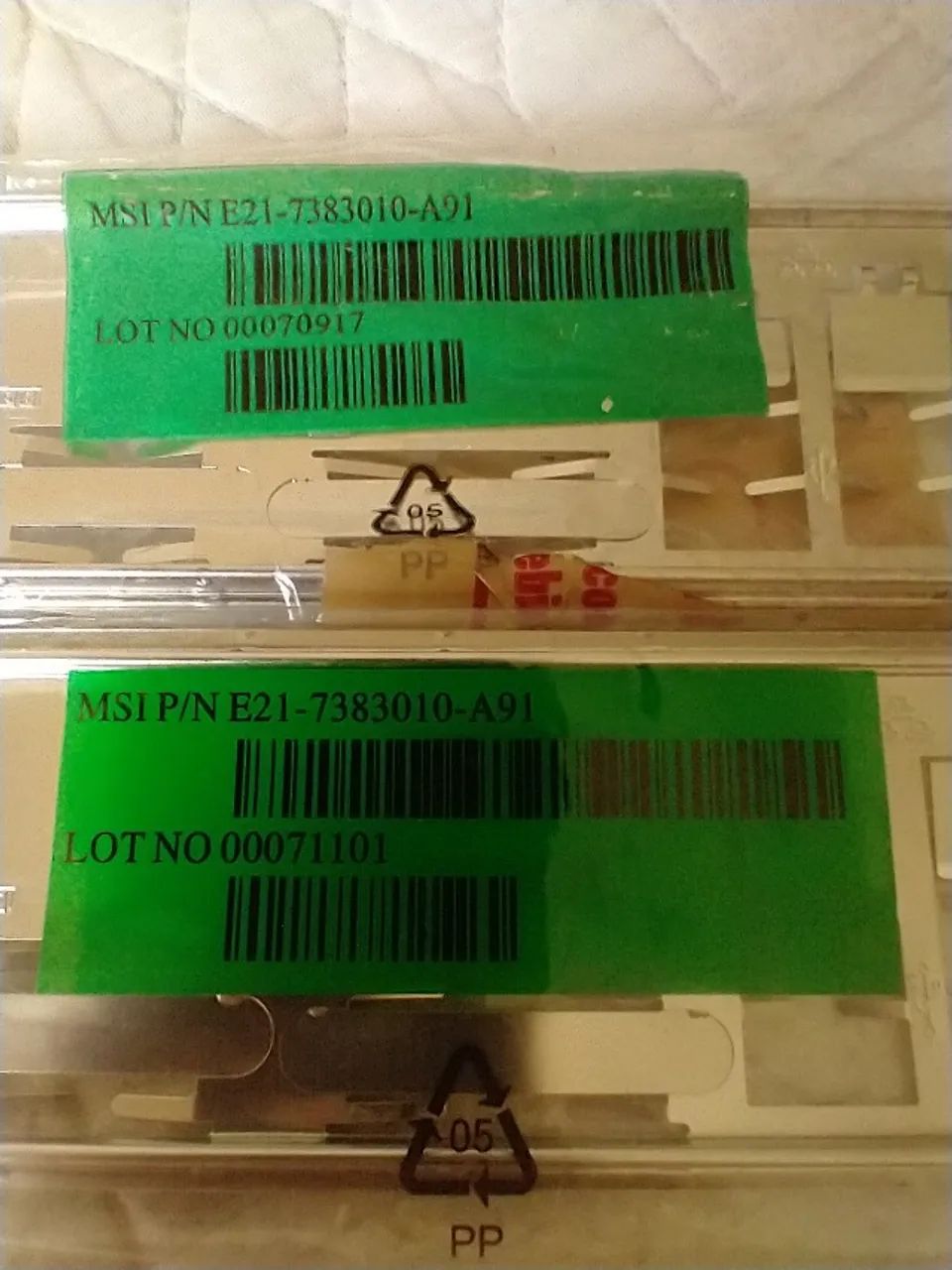 Placa traseira Backplate  MSI E21-6788011-A91 I/O Shield  (NOVOS) - Foto 3