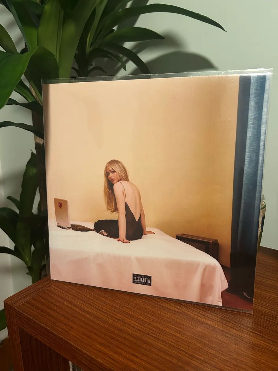 LP Sabrina Carpenter - e-mails i can?t send (Bone Vinyl) 