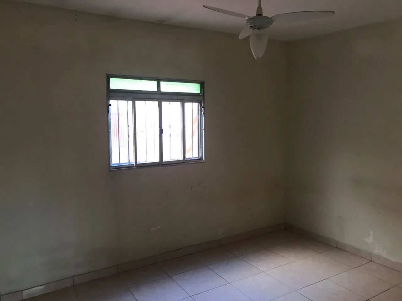 Vendo com urgência!! Casa encontra-se ALUGADA  - Foto 2