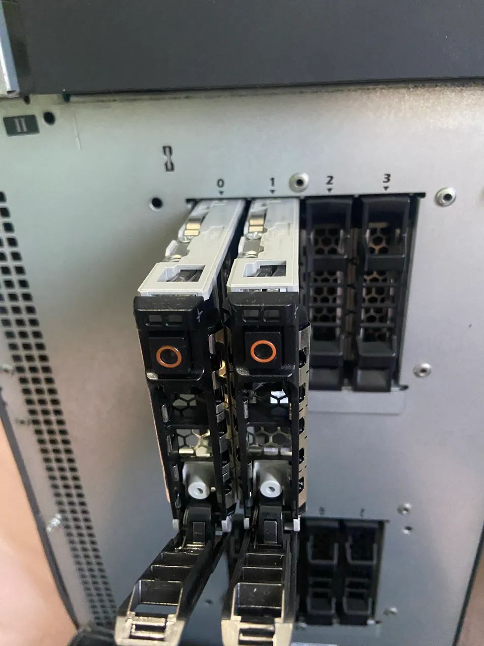 Servidor PowerEdge t610  64GB.    2x sas  600GB - Foto 3