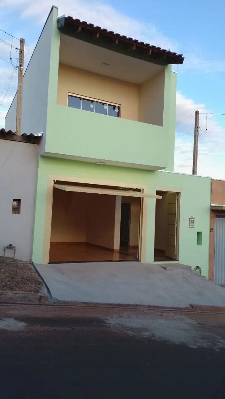 Casa / Sobrado - A Venda 