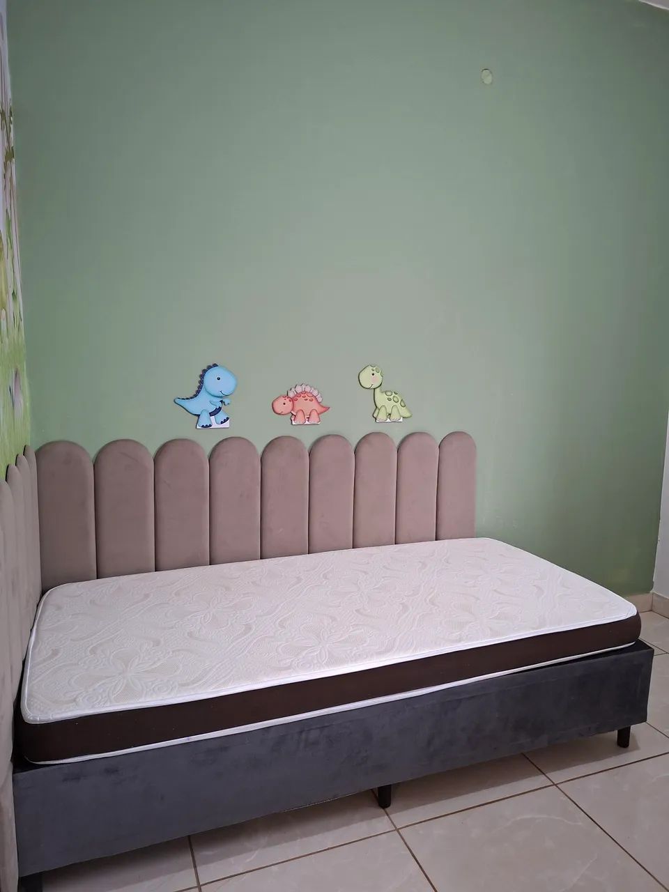 Vendo cama solteiro completa com cabeceiras