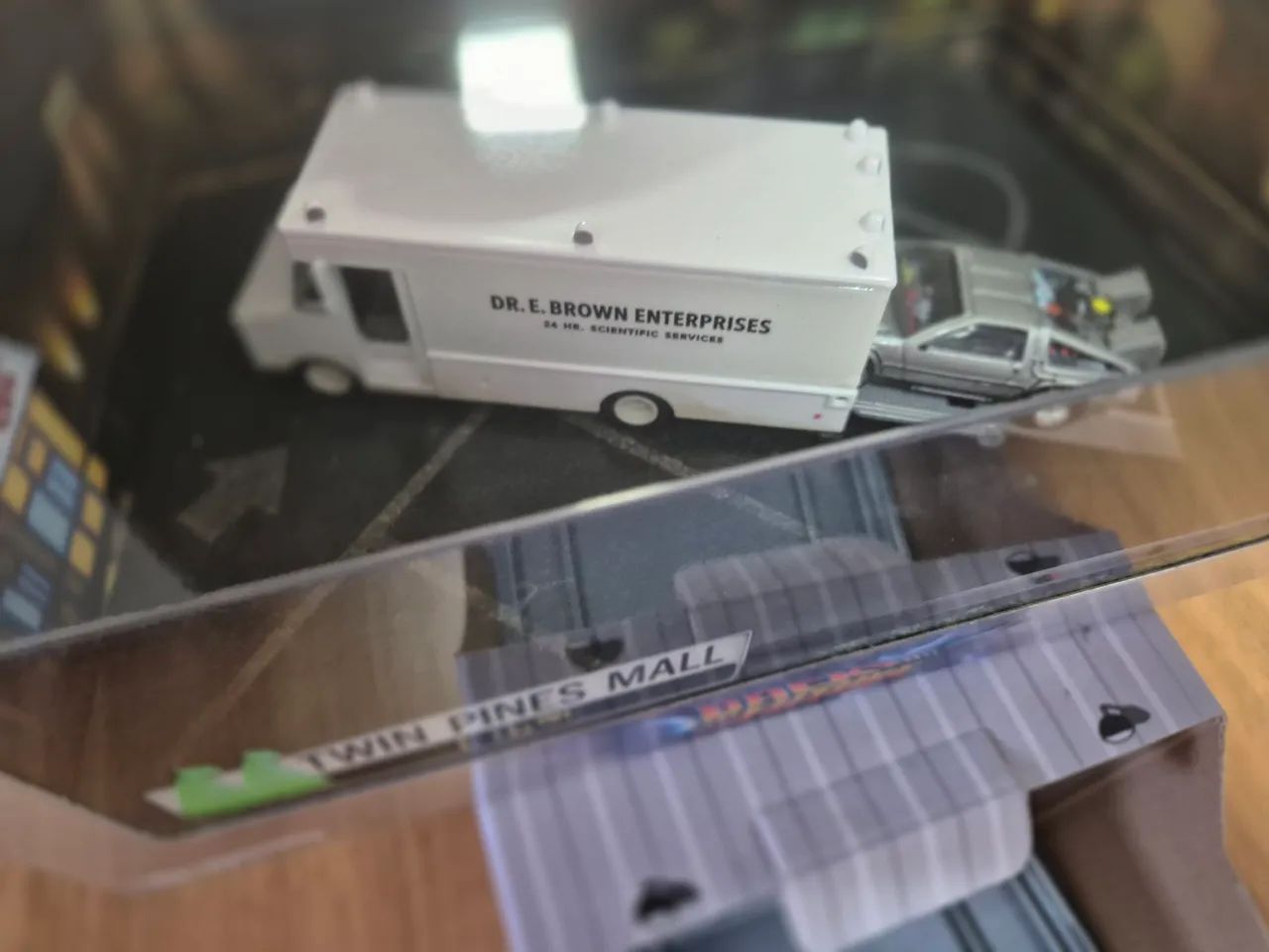 Hot Wheels Back To The Future 40th Sdcc 2025 - Foto 4