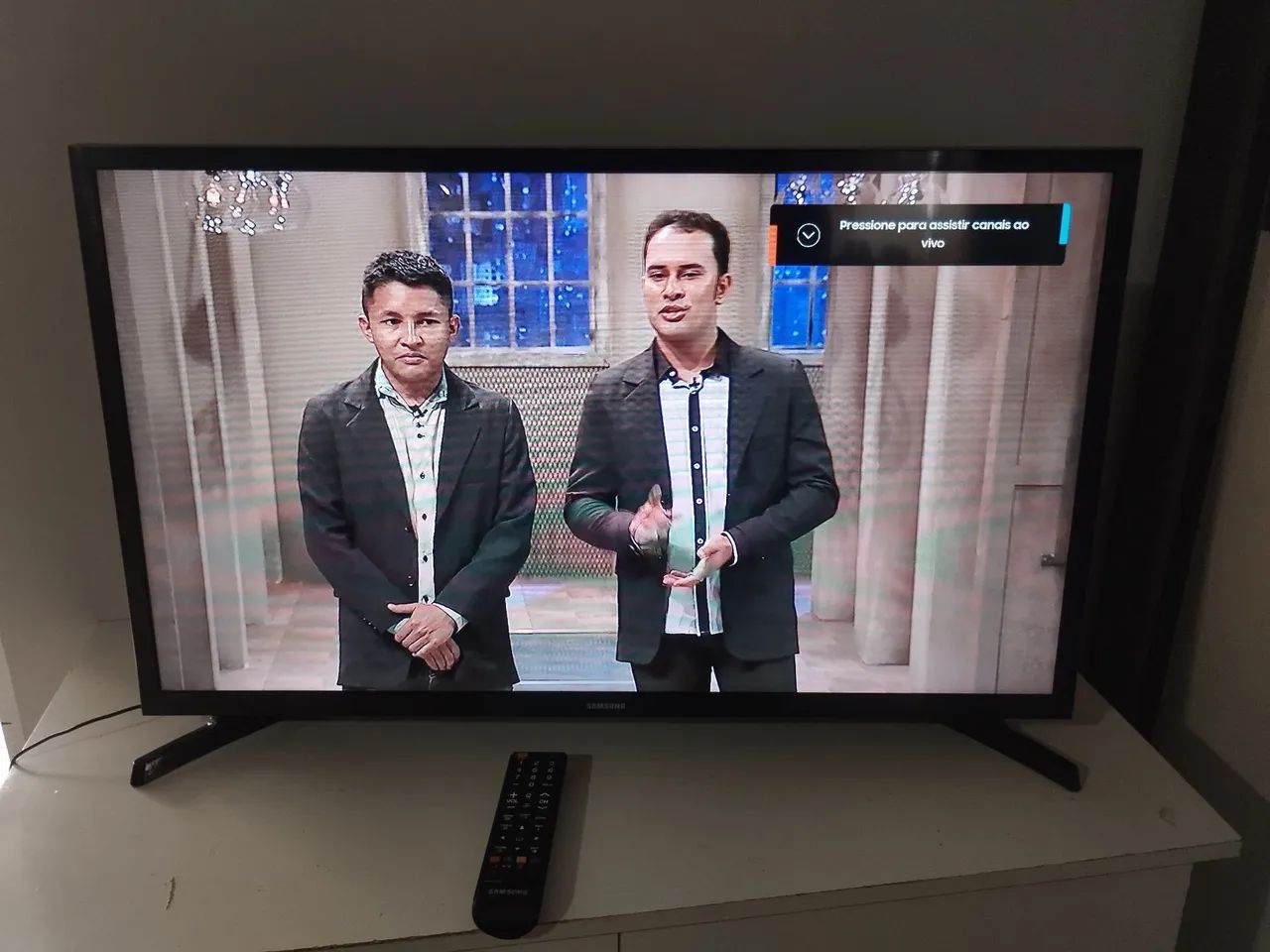 Tv Samsung 32 smartv semi nova - Foto 2