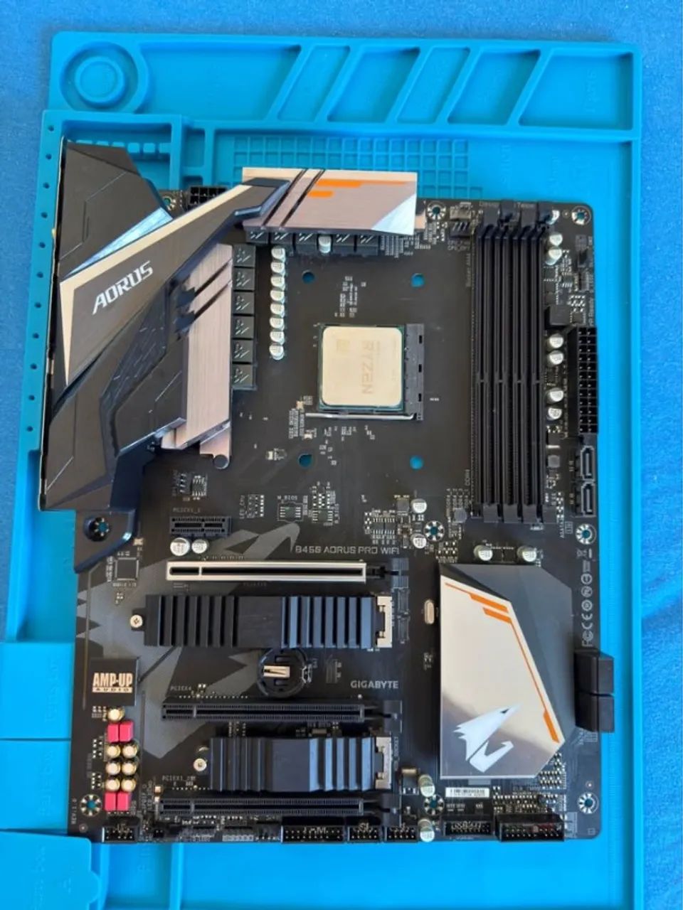 Placa Mãe Aorus b450 ATX COM WIFI - Foto 5