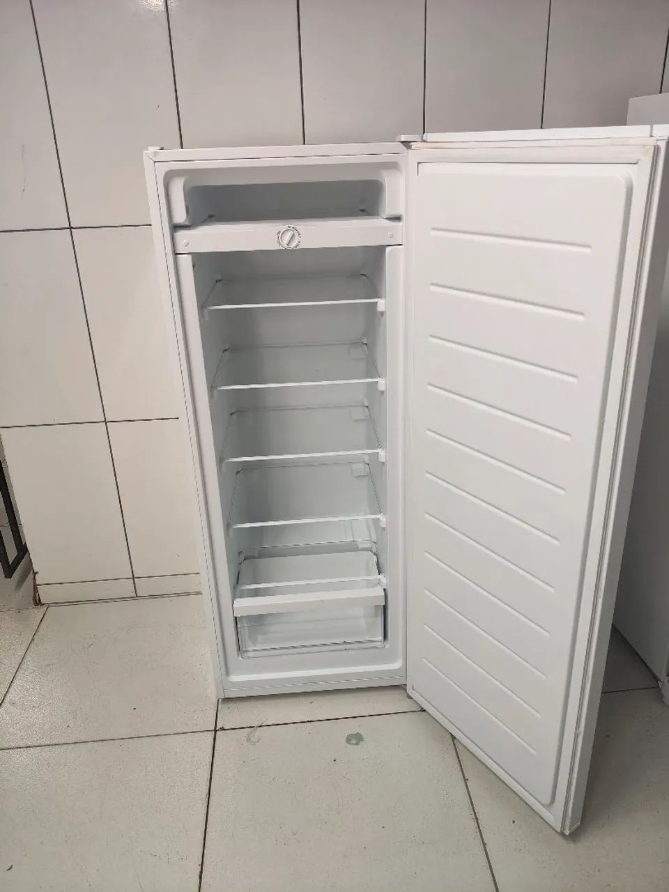 Vende um freezer vertical  - Foto 3