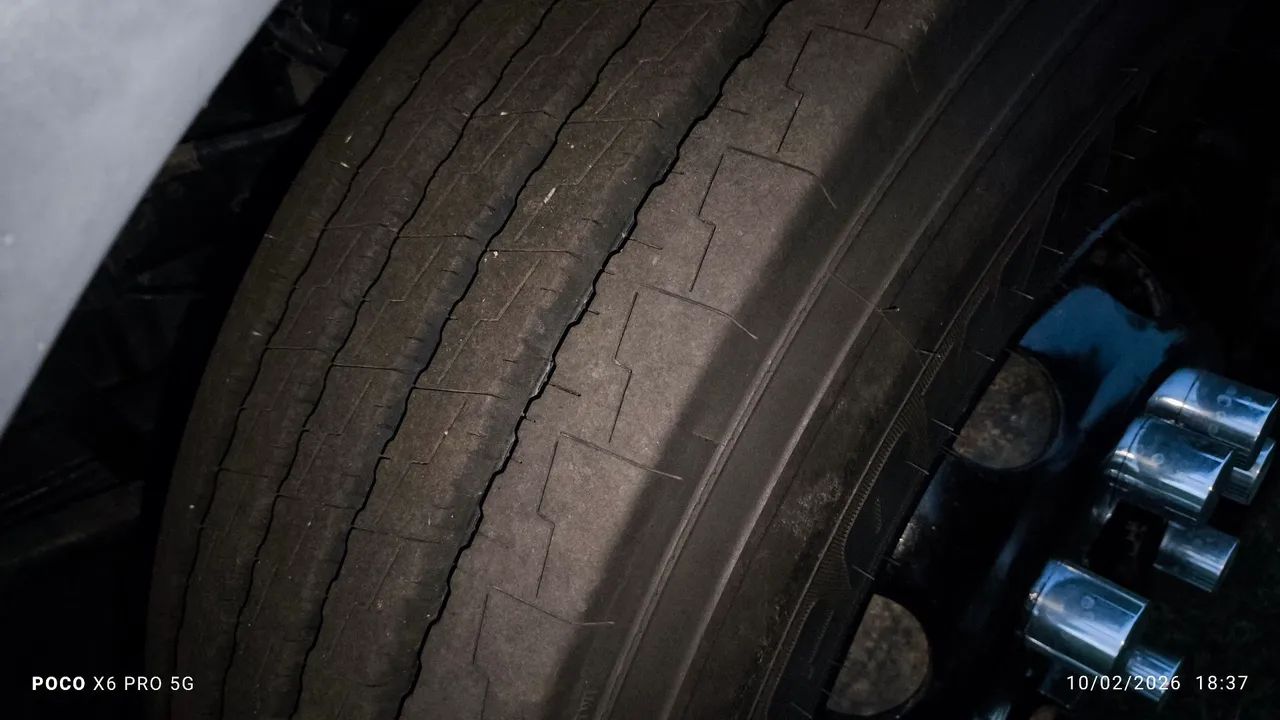 Atego 2426 caçamba basculante . - Foto 4