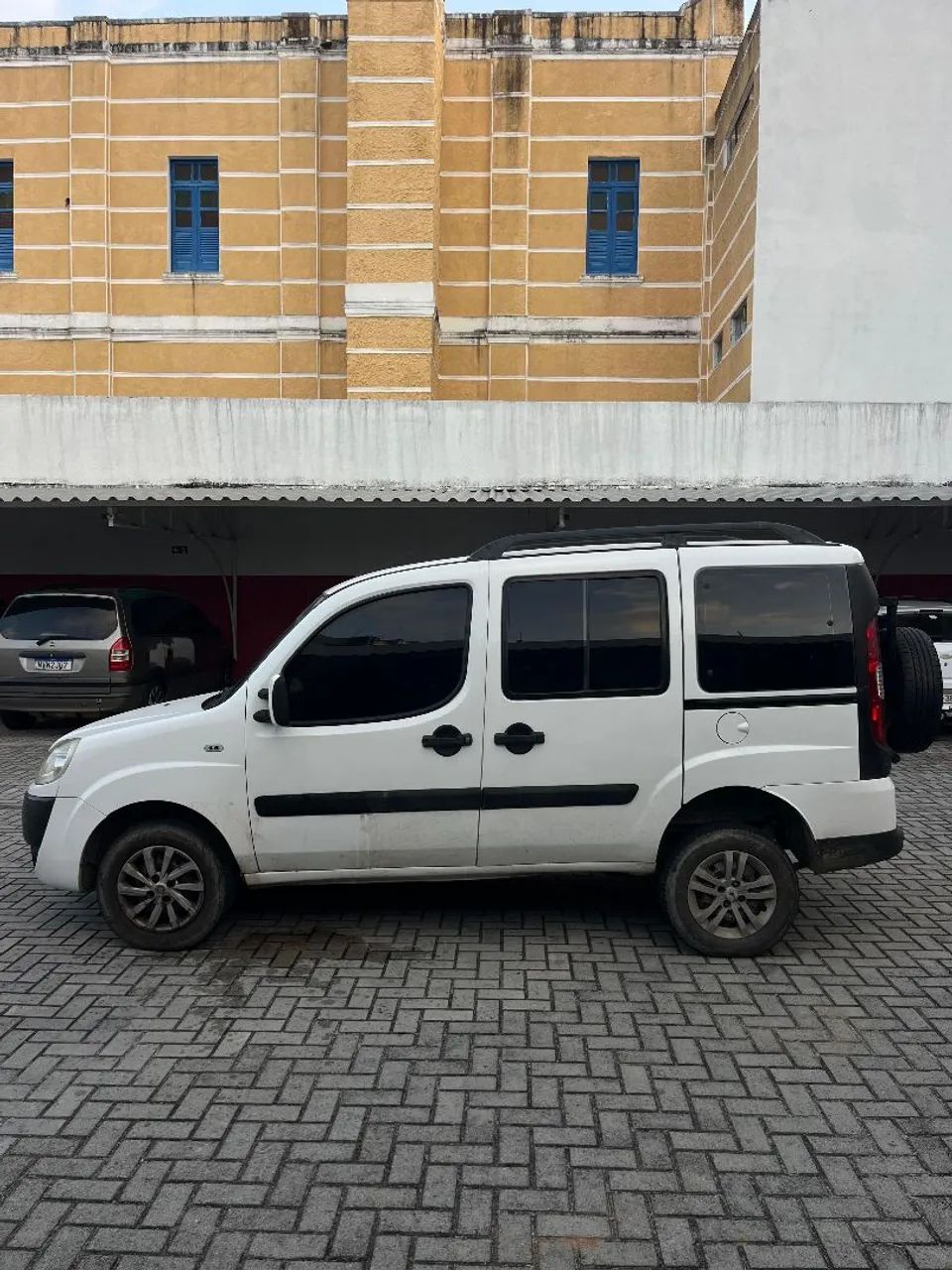 Fiat Doblo Essence 1.8 Flex 16V 5P 2012 - Foto 3