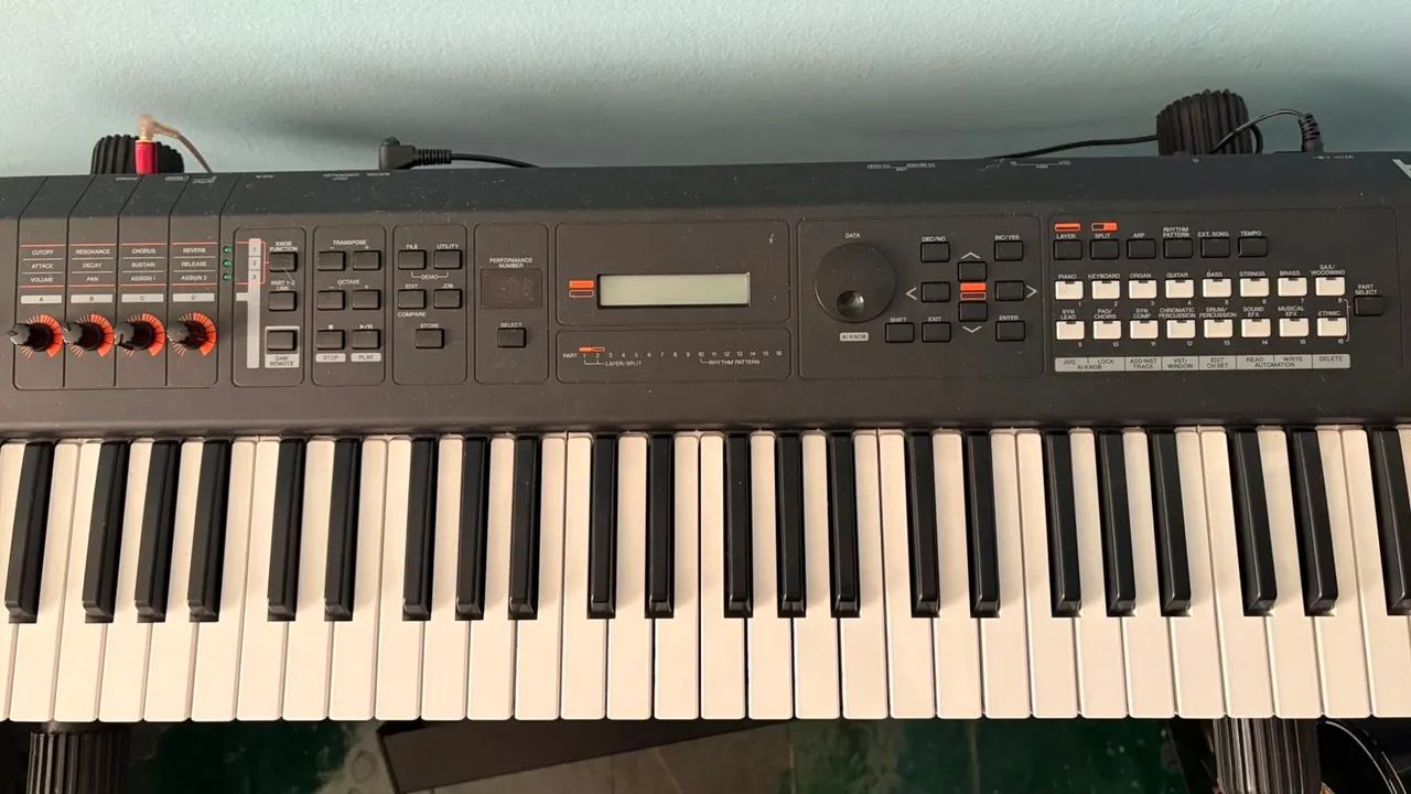 Teclado MX61 Yamaha V2 - Foto 2