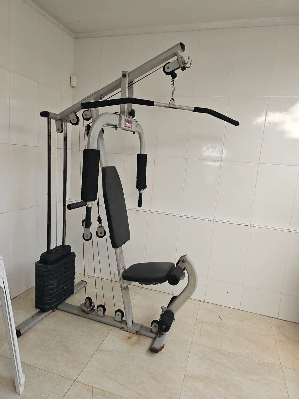 Estação de musculação com avaria! - Foto 2