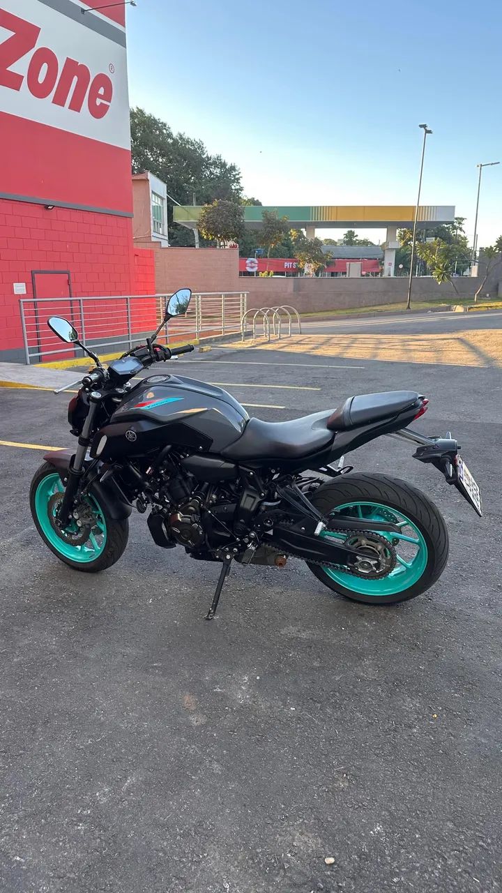 YAMAHA MT 07 2024  - Foto 4