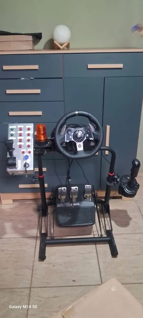 Cockpit truck simulator