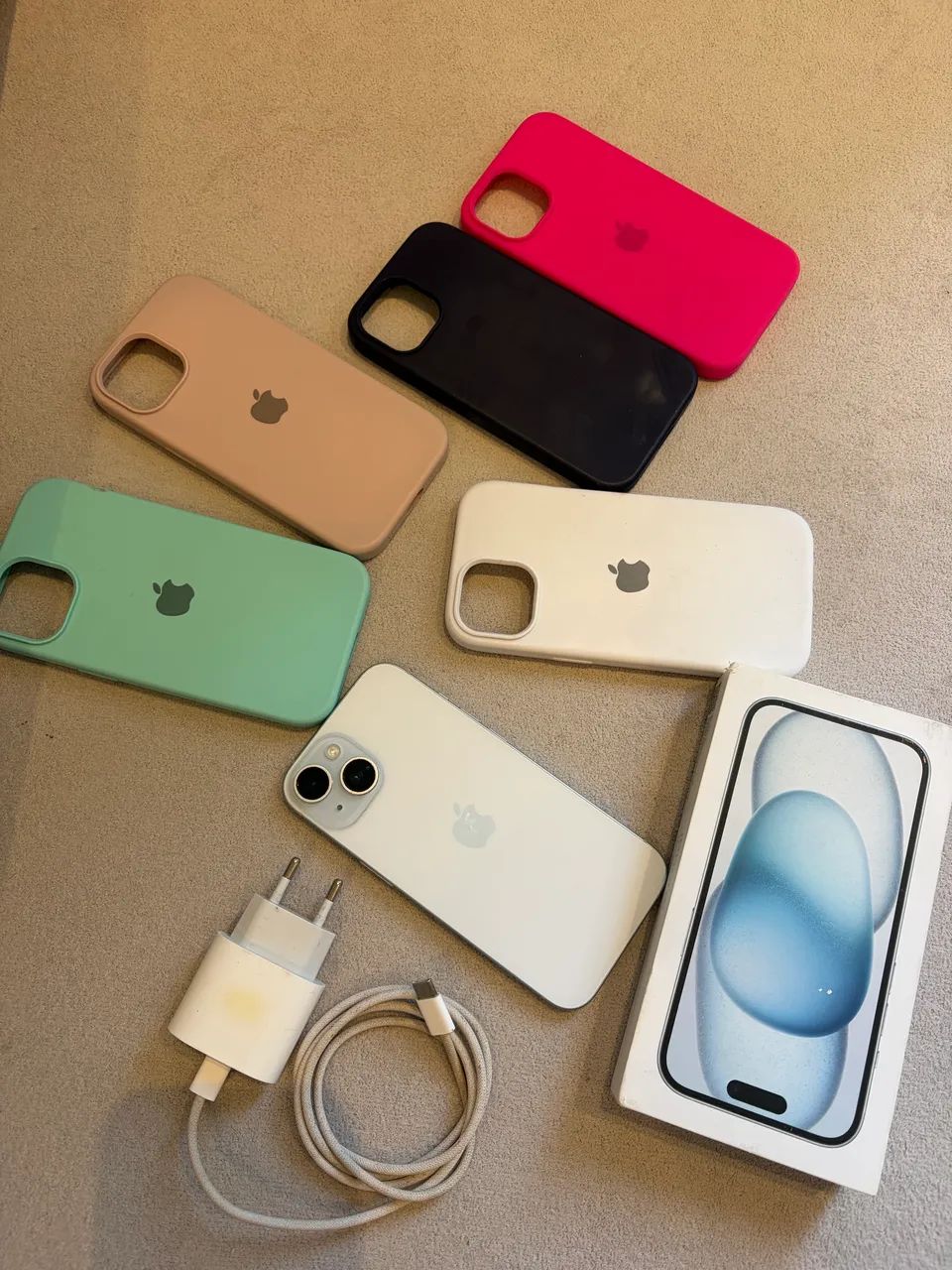 iPhone 15 - 128 gb - 88% de bateria 