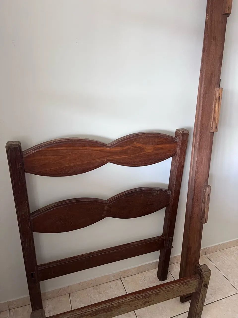 Cama de solteiro de madeira cerejeira  - Foto 2